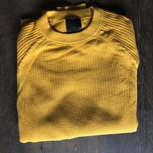H&M XS muscle fit sweater (NWOT)